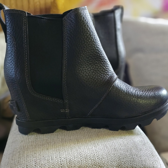 Sorel Black Ankle Boots - Picture 2 of 7
